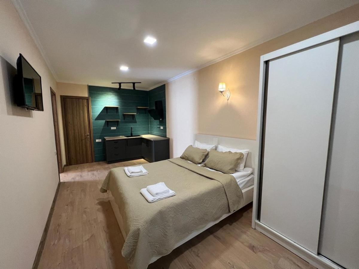Hotel Surami Luaran gambar