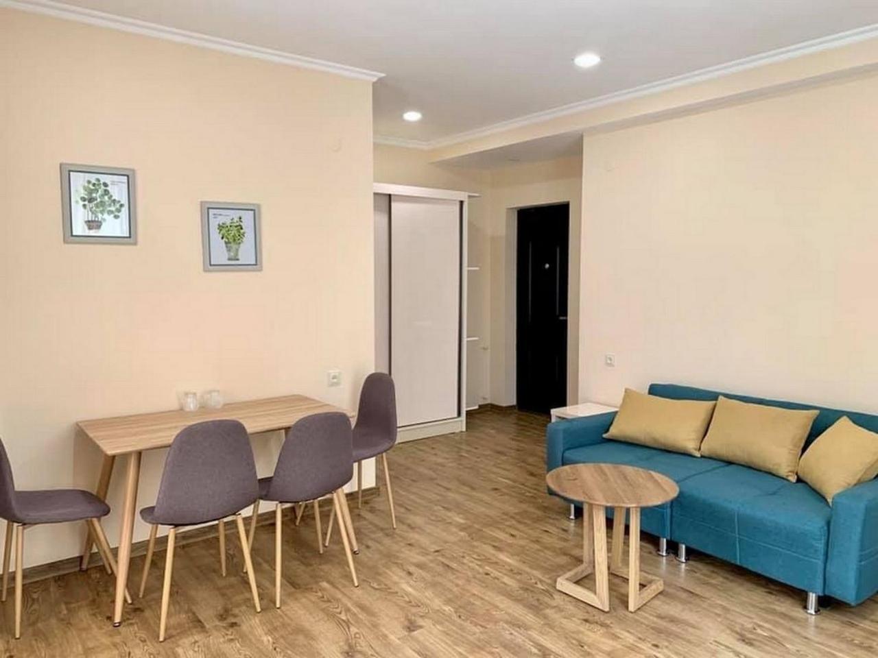 Hotel Surami Luaran gambar