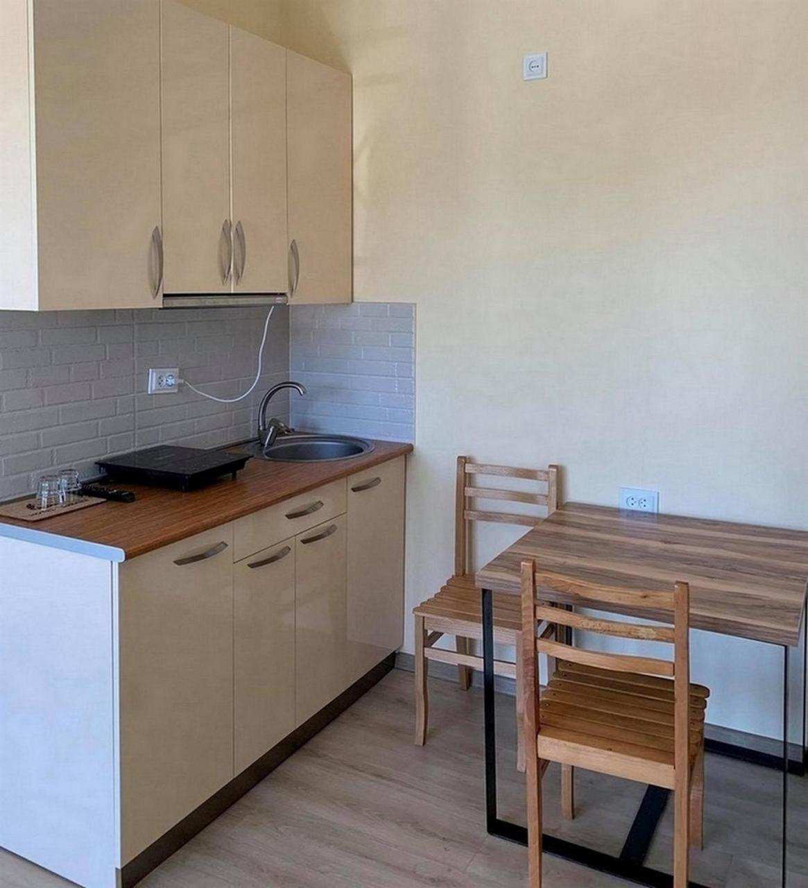 Hotel Surami Luaran gambar