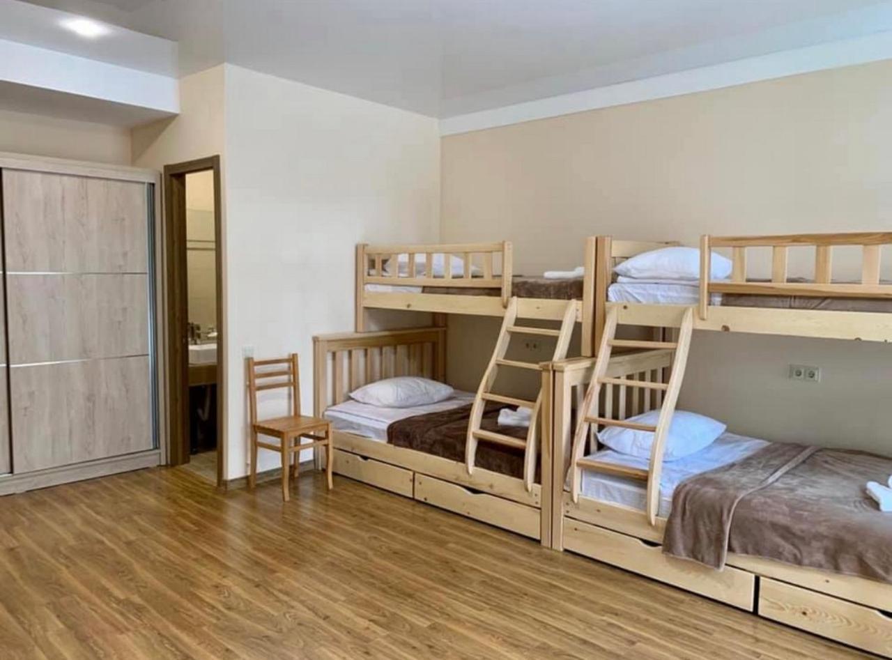 Hotel Surami Luaran gambar